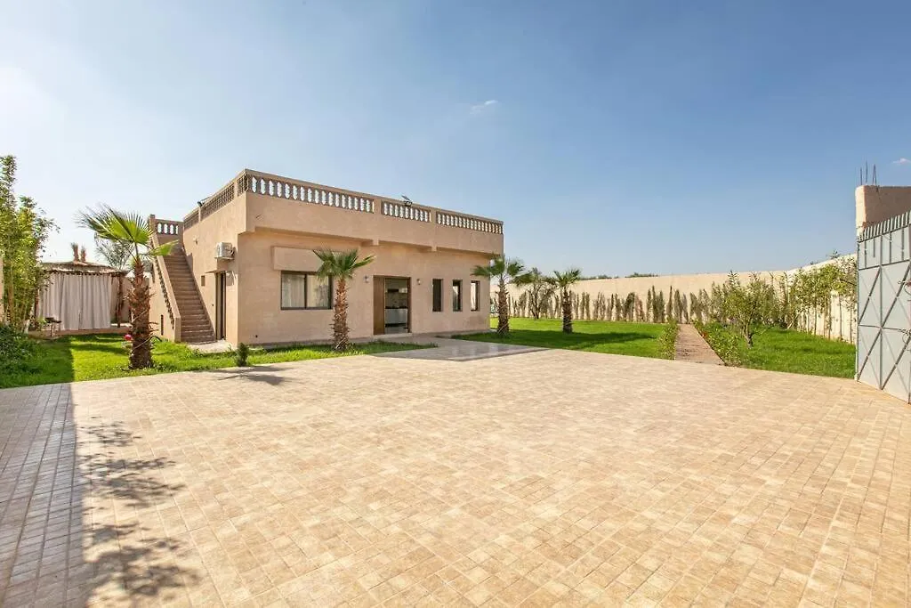 Villa Leila,Piscine , Grand Jardin, Jeux , Cuisiniere Marrakesh